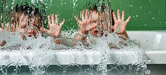 Bathrub splashing