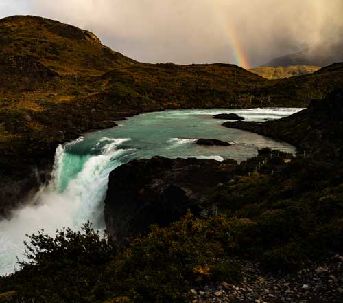 Mirador, Cuernos waterfall with rainbow