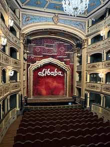 Teatru Manoel stage for Alibab