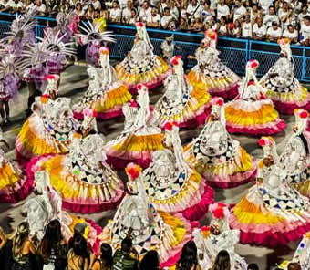 Rio Carnival - Ala das Baianas, elderly women wearing big round skirts